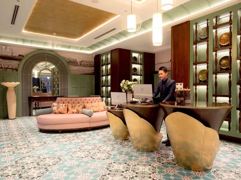 Có gì đặc biệt bên trong khách sạn Regal Collection House?