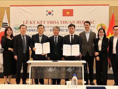 Tăng cường hỗ trợ y tế cho người Việt Nam tại Hàn Quốc