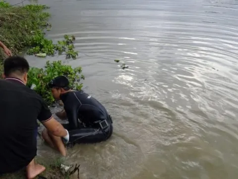 Tạm giữ hình sự người mẹ dìm chết 2 con nhỏ dưới sông ở Nam Định