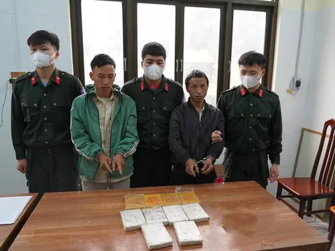 Hà Giang: Bắt nhóm đối tượng vận chuyển, mua bán 10 bánh heroin