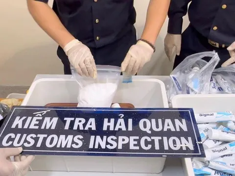 Thông tin mới vụ 4 tiếp viên hàng không xách ma tuý từ Pháp về Việt Nam