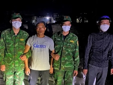 An Giang: Bắt quả tang đối tượng cất giấu 1,5 tấn đường cát nhập lậu