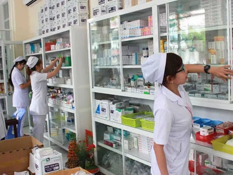 Thể chế hóa Nghị quyết 30/NQ-CP về bảo đảm thuốc, trang thiết bị y tế