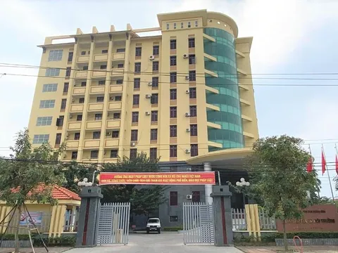 Một cán bộ sở Tài nguyên và Môi trường bị khởi tố về tội Đánh bạc