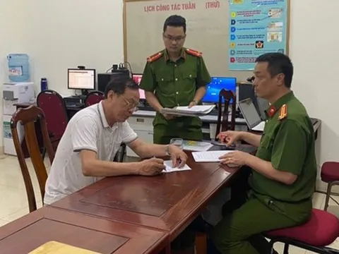 Khởi tố, bắt tạm giam tài xế ô tô tông 17 xe máy ở Hà Nội