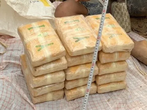 Bắt đối tượng vận chuyển 210.000 viên ma túy từ Lào về Việt Nam tiêu thụ