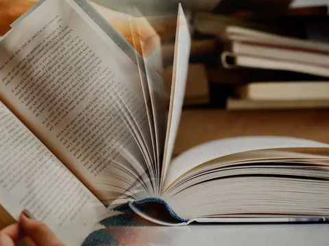 'Phạt' đọc sách