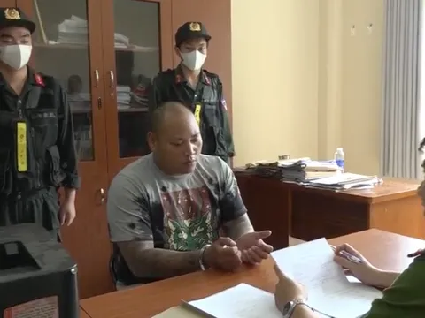 Triệt phá nhóm bảo kê 'có số má' ở chợ Bình Điền