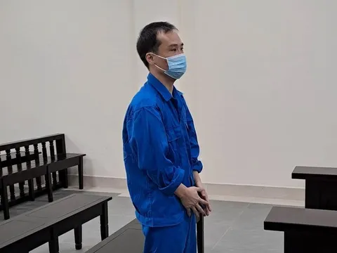 Hà Nội: Tông xe vào khách để trả thù, tài xế taxi lĩnh án 8 năm tù