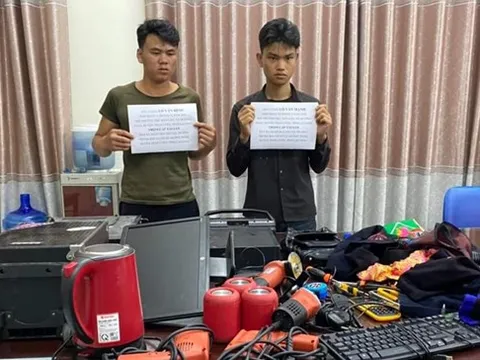 Bắt 2 đối tượng trộm các thiết bị giảng dạy trong trường học ở Lai Châu