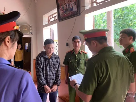 Khởi tố, bắt tạm giam 2 đối tượng làm giả 73 bộ tài liệu cải tạo xe cơ giới