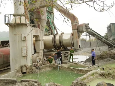 Hà Nam: Khởi tố Phó Giám đốc công ty xả gần 412 tấn chất thải ra môi trường