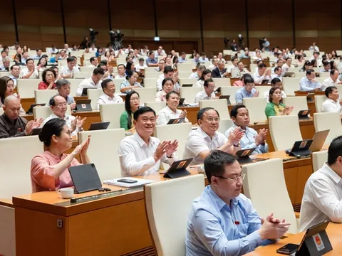 Quốc hội biểu quyết thông qua Luật Giá (sửa đổi)