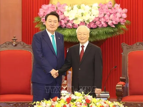 Tổng Bí thư Nguyễn Phú Trọng tiếp Tổng thống Hàn Quốc Yoon Suk Yeol