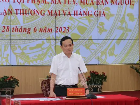 Chống khai thác hải sản bất hợp pháp, phòng chống ma túy và buôn lậu