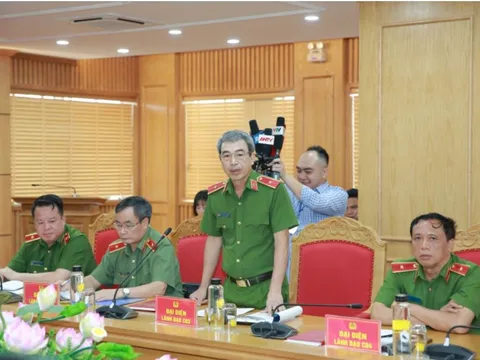 Bộ Công an khuyến cáo người dân tỉnh táo, nghiên cứu kỹ trước khi ký hợp đồng ngân hàng, bảo hiểm,... tránh bị lừa đảo