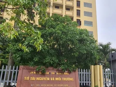 Bắt quả tang 4 cán bộ Sở Tài nguyên và Môi trường tỉnh Quảng Bình đánh bạc tại nhà hàng