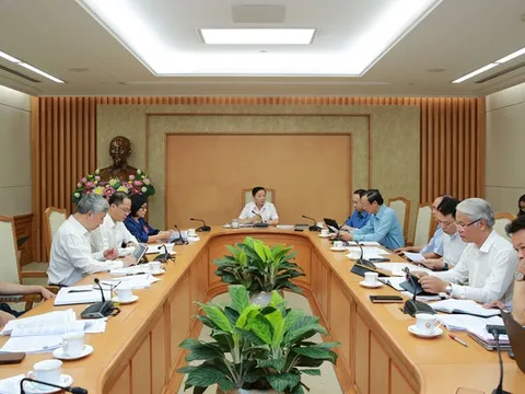 Nghiên cứu toàn diện, lấy ý kiến nhân dân khi xây dựng chính sách học phí mới