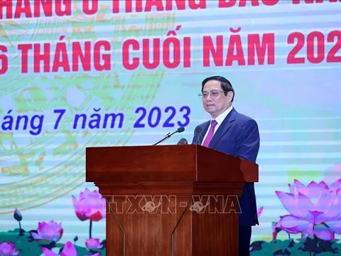 Thủ tướng: Tập trung tín dụng cho sản xuất kinh doanh, thúc đẩy tăng trưởng