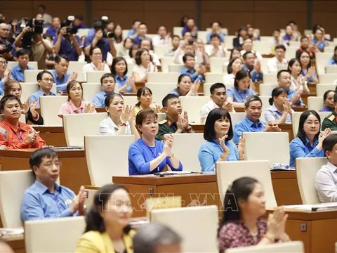 Tinh thần đổi mới vì lợi ích của nhân dân, giai cấp công nhân