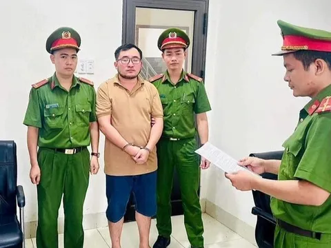 Bắt tạm giam đối tượng lừa xin học chiếm đoạt hàng trăm triệu đồng