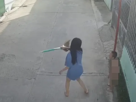 Bắt khẩn cấp người phụ nữ bạo hành bé trai 8 tuổi ở TP.HCM