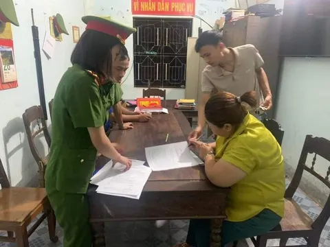 Tạm giữ đối tượng mở văn phòng môi giới, làm giả sổ đỏ chiếm đoạt hàng trăm triệu đồng