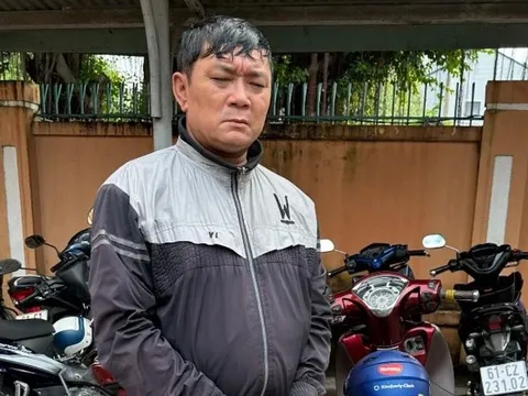 Bắt đối tượng lừa tráo hơn 500 tờ vé số của người phụ nữ khuyết tật