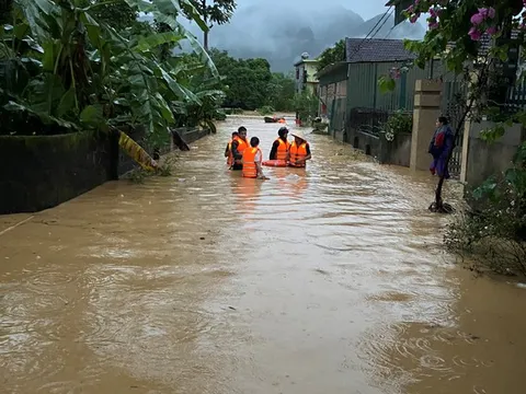 Thủ tướng chỉ đạo tập trung ứng phó và khắc phục hậu quả mưa lũ