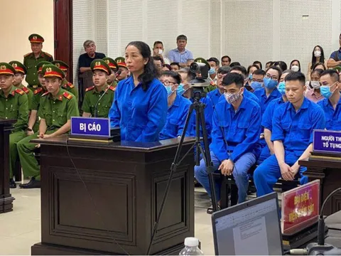 Cựu Giám đốc Sở GD-ĐT Quảng Ninh khai gì về mối quan hệ với giám đốc cty 'cảm ơn' 14 tỷ đồng