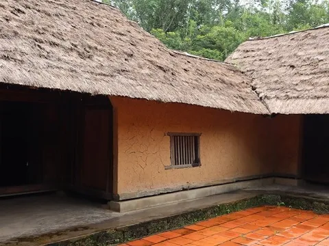 Các cụ né lũ lụt