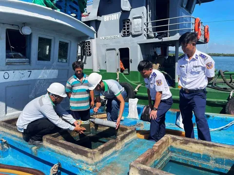 Bắt giữ tàu chở 80.000 lít dầu DO không rõ nguồn gốc