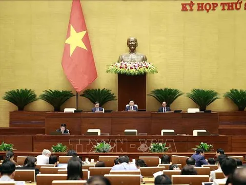 Chiều 25/10, Quốc hội biểu quyết thông qua Nghị quyết xác nhận kết quả lấy phiếu tín nhiệm