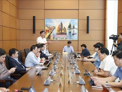 Thảo luận về việc điều chỉnh nhiệm vụ, quyền hạn thu thập tài liệu, chứng cứ của Tòa án