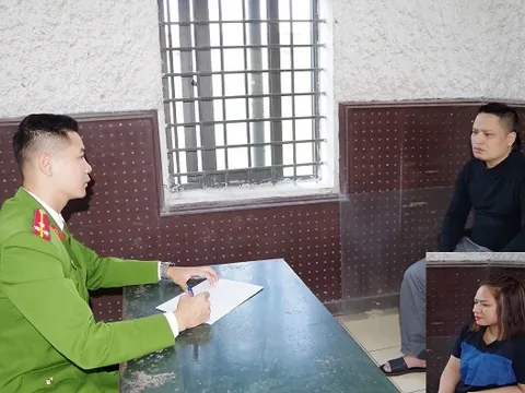 Bắt 2 anh em ruột rủ nhau làm 'tín dụng đen'