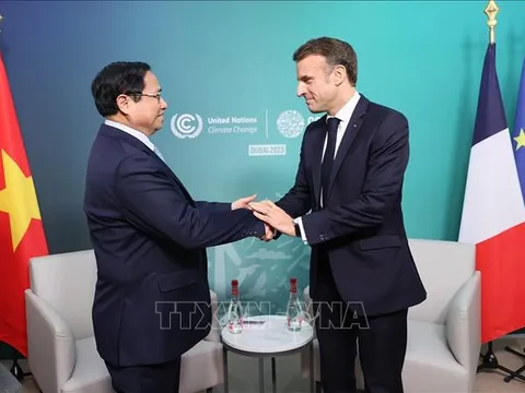 Thủ tướng Chính phủ Phạm Minh Chính gặp Tổng thống Pháp