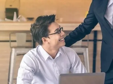 Lựa ý cấp trên