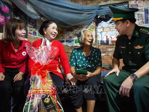 Thủ tướng chỉ đạo các giải pháp chăm lo đời sống cho người dân dịp Tết Nguyên đán