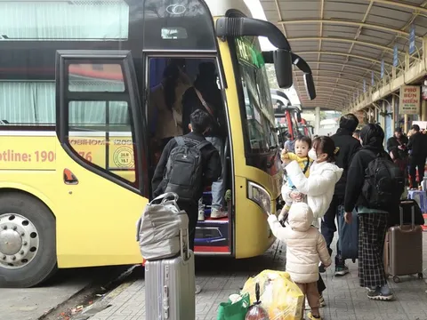 Siết chặt kiểm soát xe kinh doanh vận tải dịp Tết Nguyên đán