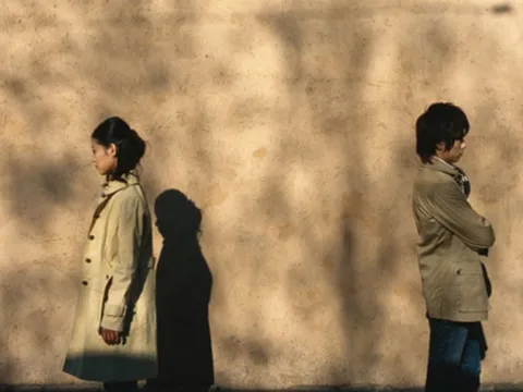 Anh phải làm sao để vừa lòng em?