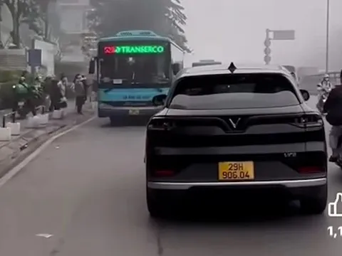 Hà Nội: Xử phạt tài xế ô tô đi ngược chiều trên đường Minh Khai