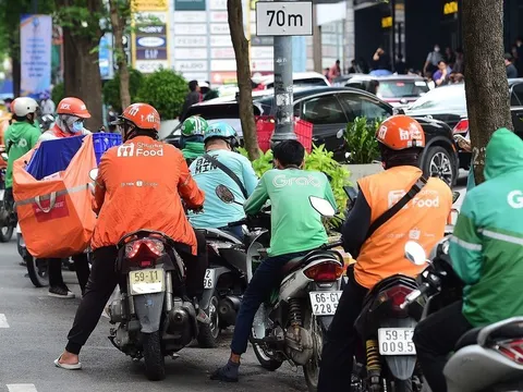 Làm gì? Một góc nhìn về nghề xe ôm công nghệ