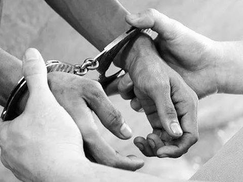 Cà Mau: Bắt giam cán bộ tư pháp nhận hối lộ