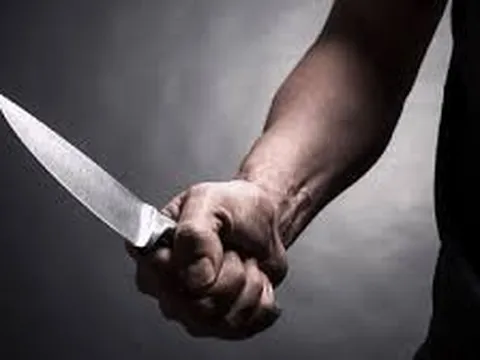 Tạm giữ người đàn ông đâm hàng xóm tử vong