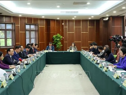 Chủ tịch Quốc hội Vương Đình Huệ thăm Trung tâm lập pháp Hồng Kiều, Thượng Hải