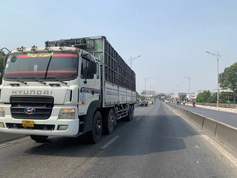 Khởi tố, bắt tạm giam tài xế xe tải vượt ẩu gây tai nạn khiến 2 người tử vong