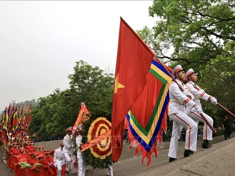 Thủ tướng Phạm Minh Chính dự Quốc Giỗ, dâng hương các Vua Hùng
