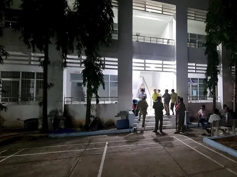 Điều tra nguyên nhân nam sinh lớp 11 bị đâm tử vong