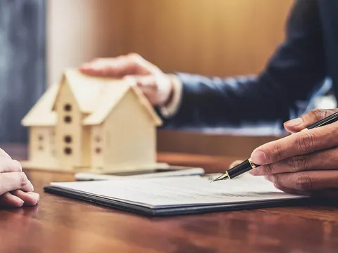 Tài sản đang thế chấp tại ngân hàng có được kê biên không?