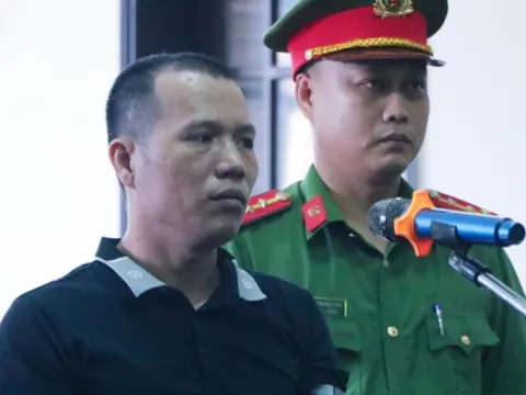 Kẻ dùng lựu đạn giả đi cướp ngân hàng lĩnh 8 năm tù